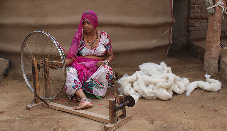 Carding & Spinning In Rug Making